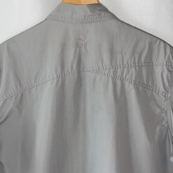 Field & Streams Grey Button Down Short Sleeved Shirt - Picture 4 of 12